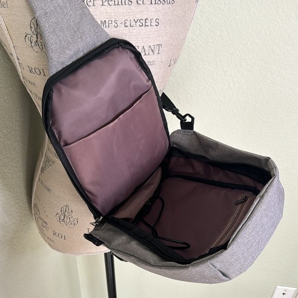 NWOT Sling Shoulder Backpack with USB Charging Port - Picture 5 of 10